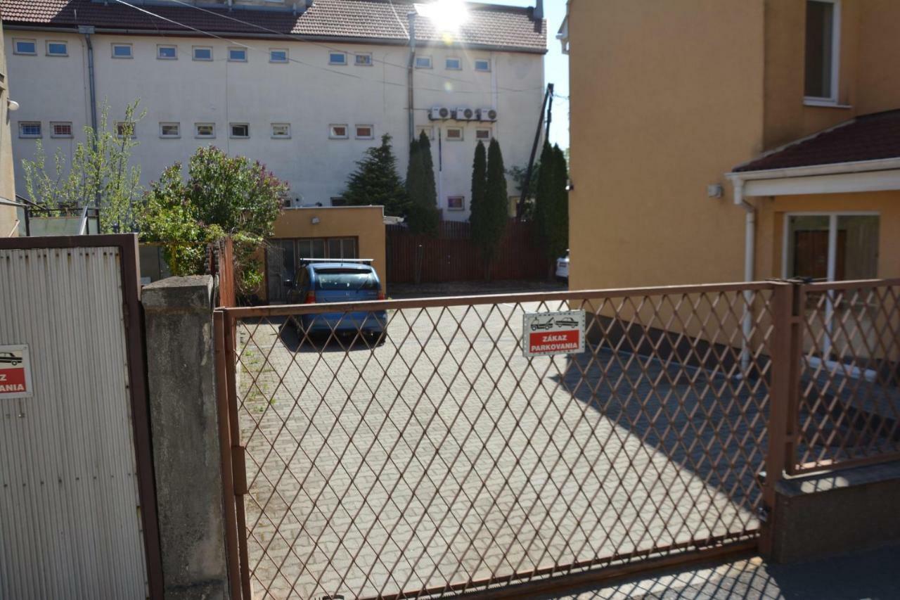 Hotel Nerudova Six Koszyce Zewnętrze zdjęcie